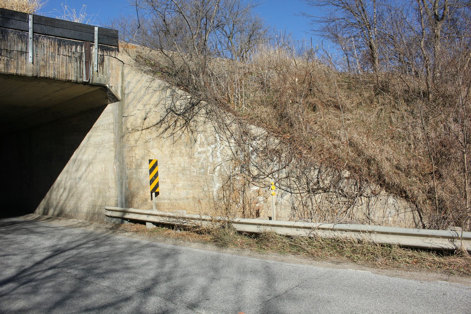 Southeast wing wall
